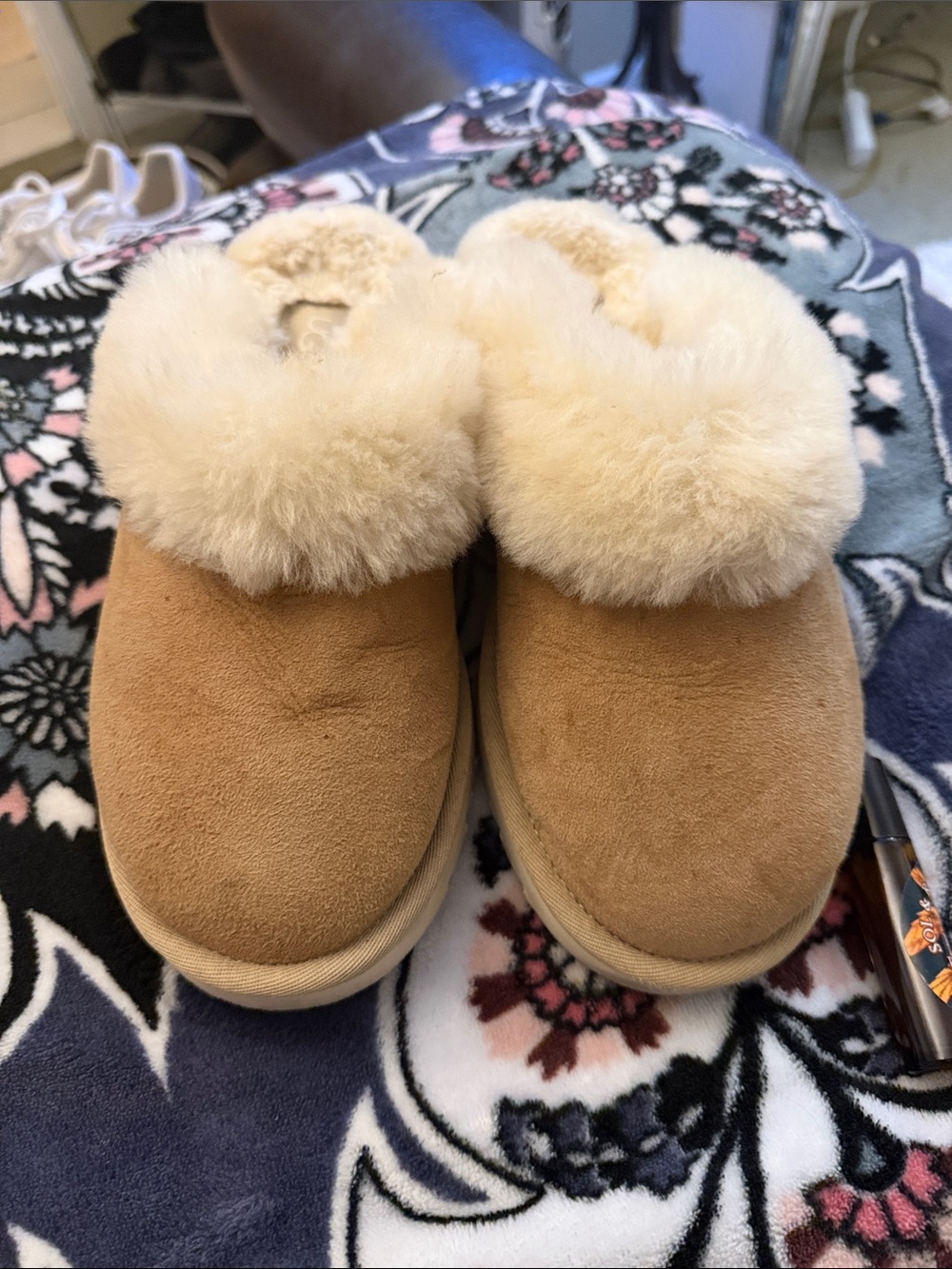 Cozy Shearling-Lined Women's Slippers in Chestnut - Picture 2 of 6
